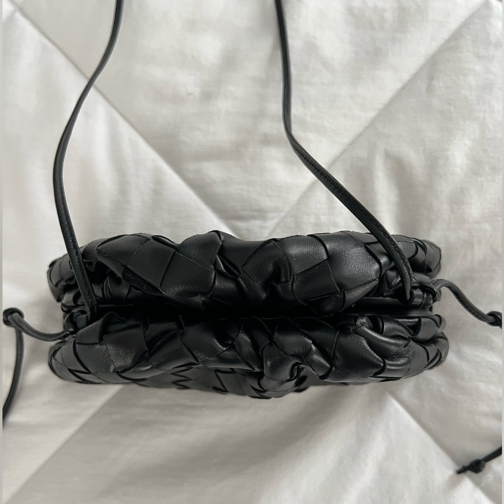 Bottega Veneta Intrecciato Mini Pouch in Black Leather - Picture 10 of 16